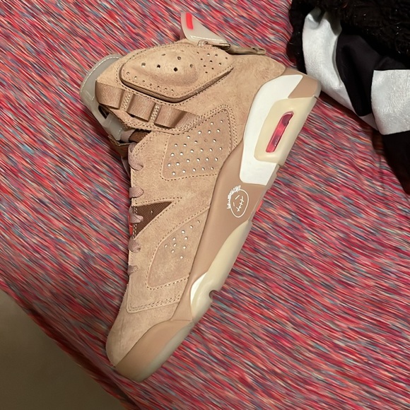 Jordan 6 British Khaki - Picture 2 of 14